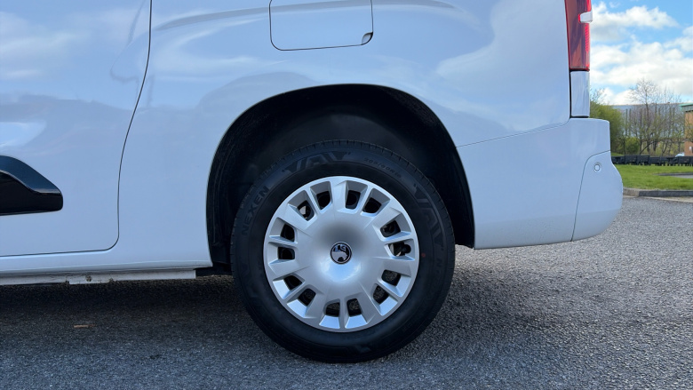 Vauxhall Combo Cargo Combo Xl Diesel 1.5 Turbo D 100ps Pro H1 Van